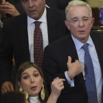 Renuncio Alvaro Uribe Velez