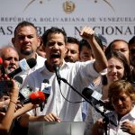 Detenido por varios minutos, Juan Guaidó, presidente del Parlamento de mayoría opositora en Venezuela2